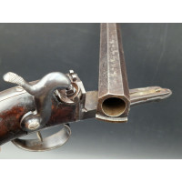Armes de Poing PISTOLET D' OFFICIER à CARTOUCHE PAPIER  INVENTION   LEPAGE   ARQUEBUSIER DU ROI   -  France XIXè {PRODUCT_REFERE