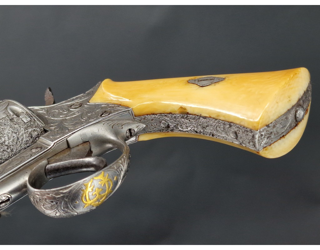 Handguns REVOLVER de Luxe par  FAURE LEPAGE modèle 1872   Calibre 7mm Centrale  Monogramme Emile Colleta  -  FRANCE XIXè {PRODUC