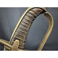 Armes Blanches SABRE DES HUSSARDS  Modèle 1776 - An IV de 1793 à 1799 Troupe Cavalerie  -  France Révolution Premier Empire {PRO