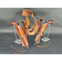Armes de Poing PAIRE REVOLVERS Réplique Colt 1860 ARMY par UBERTI  avec Ceinturon double holster en Cuir - ITALIE XXè {PRODUCT_R