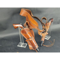 Armes de Poing PAIRE REVOLVERS Réplique Colt 1860 ARMY par UBERTI  avec Ceinturon double holster en Cuir - ITALIE XXè {PRODUCT_R