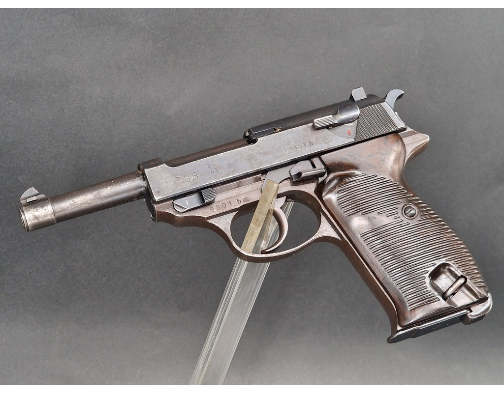 PISTOLET WW2 WALTHER P38 AC43 2tons Calibre 9mm Para Allemagne s