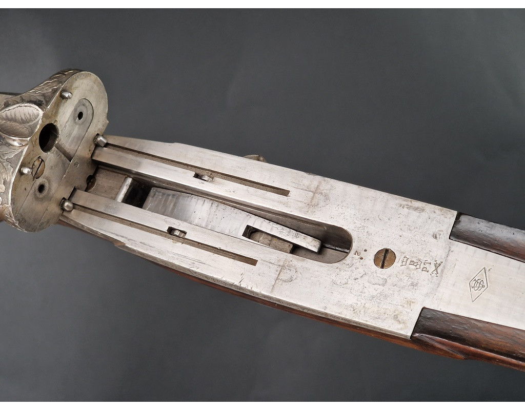 Armes Catégorie C FUSIL DE CHASSE  JUXTA  LE CHASSEUR  MERLEY POULY  TYPE DARNE modèle R   par SOLEIHAC  St Etienne  12/70 - FRA