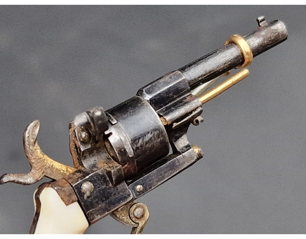 Armes de Poing MINUSCULE REVOLVER A BROCHE CALIBRE 1MM BIJOUTIER MONTER EN BROCHE 1870 - FRANCE XIXè {PRODUCT_REFERENCE} - 4