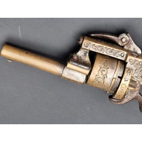 Armes de Poing MINUSCULE REVOLVER A BROCHE CALIBRE 2MM EN BRONZE DE  BIJOUTIER  VERS 1870  -  FRANCE XIXè {PRODUCT_REFERENCE} - 