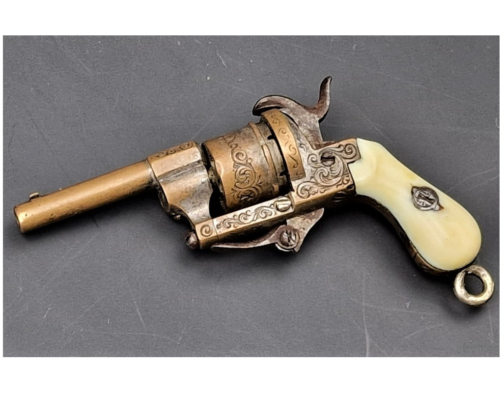 Handguns MINUSCULE REVOLVER A BROCHE CALIBRE 2MM EN BRONZE DE  BIJOUTIER  VERS 1870  -  FRANCE XIXè {PRODUCT_REFERENCE} - 4