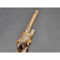 Armes de Poing MINUSCULE REVOLVER A BROCHE CALIBRE 2MM EN BRONZE DE  BIJOUTIER  VERS 1870  -  FRANCE XIXè {PRODUCT_REFERENCE} - 