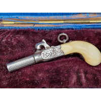 Armes de Poing MINUSCULE PISTOLET DE VOYAGE à BALLE FORCEE de BIJOUTIER vers 1850  CALIBRE 1mm  -  FRANCE XIXè {PRODUCT_REFERENC