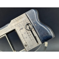 Armes de Poing PISTOLET LE MERVEILLEUX de Jacques ROUCHOUSE Calibre 8 mm  PALM PISTOL SQUEZZER -  FRANCE XIXè {PRODUCT_REFERENCE